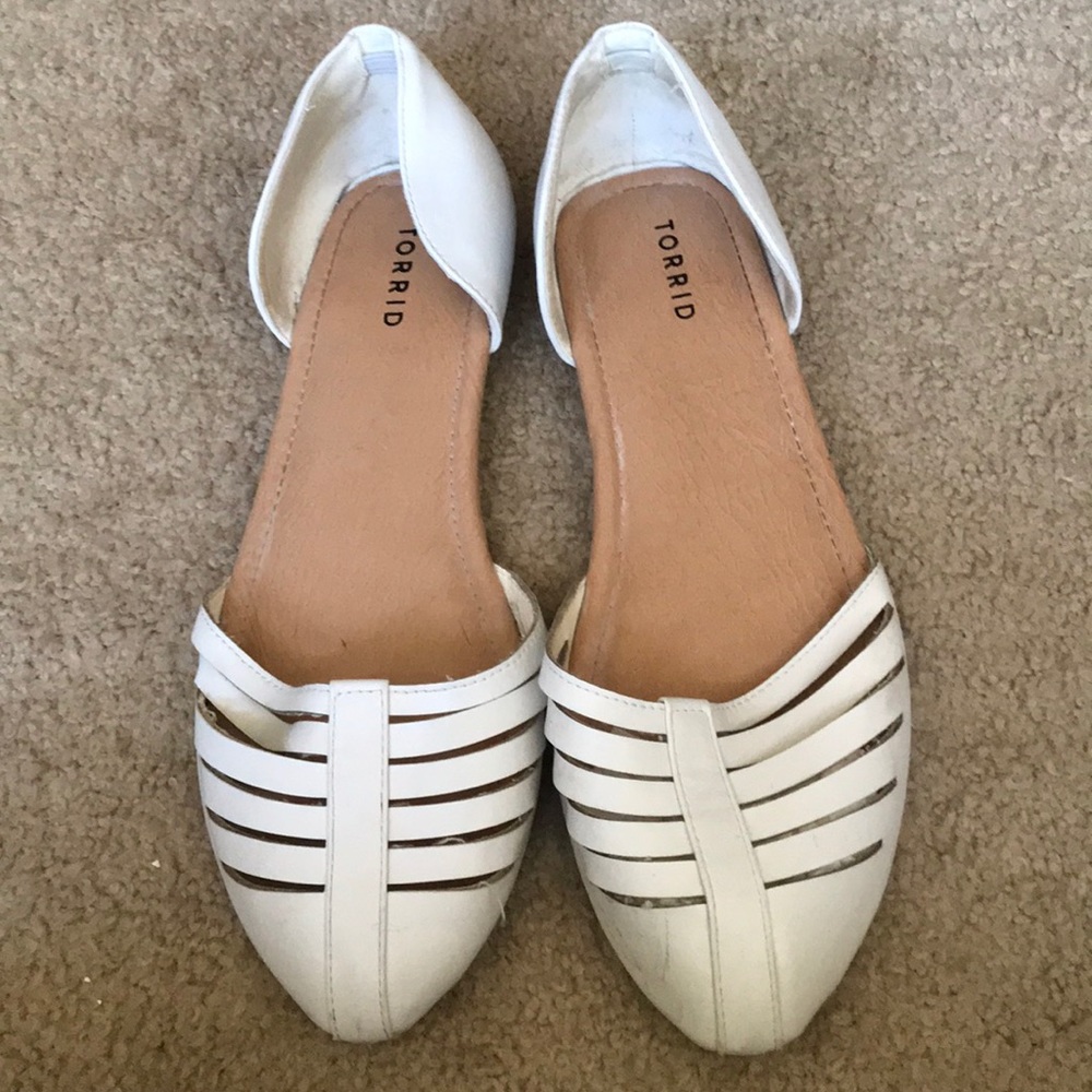 Size 11 White Torrid Flats